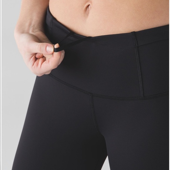 Lululemon Run with The Sun Crop Black 4 Mesh 19" - Picture 5 of 16